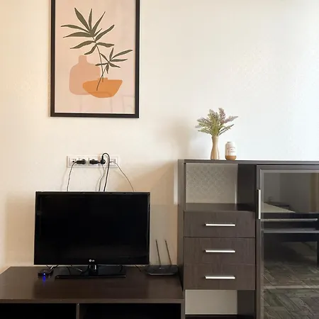 просторная удобная у моря в аркадии на 6 человек! Odessa