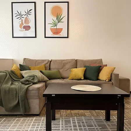 просторная удобная у моря в аркадии на 6 человек! *