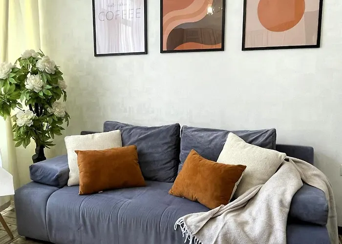 просторная удобная у моря в аркадии на 6 человек!