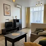 просторная удобная у моря в аркадии на 6 человек! Apartment *
