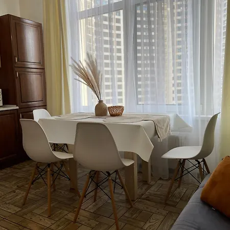 просторная удобная у моря в аркадии на 6 человек! Apartment *